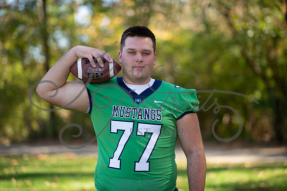 2024-10-26 Dipple Family and Sams Senior pics__JAE2980