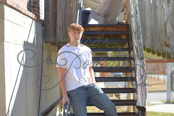 2024-11-01 Vinny Ross Senior pics Downtown Parkville__JAE3990
