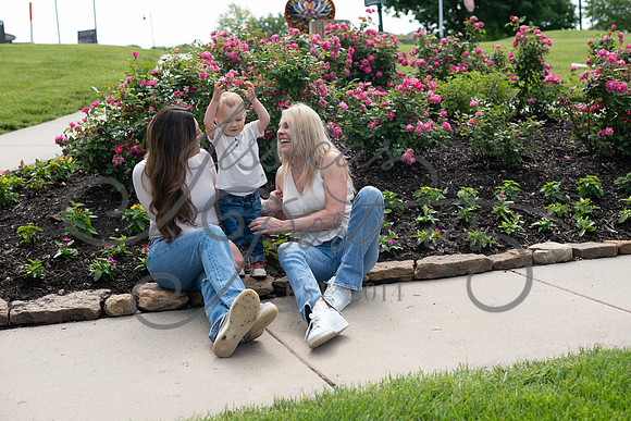 2025-05-23 Wendy and Julie with Baby Max Garney park_Z63_5818