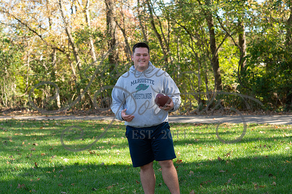 2024-10-26 Dipple Family and Sams Senior pics__JAE2942