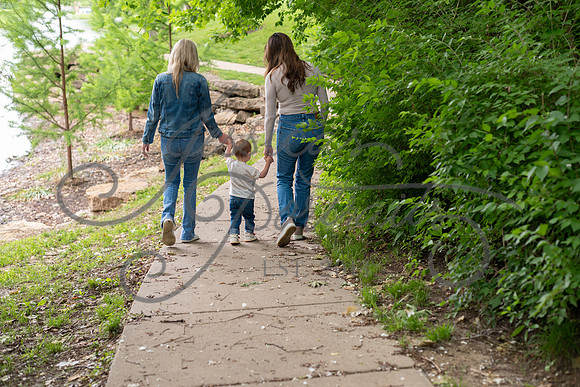2025-05-23 Wendy and Julie with Baby Max Garney park_Z63_5643