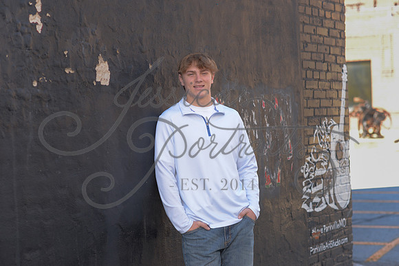 2024-11-01 Vinny Ross Senior pics Downtown Parkville__JAE3893