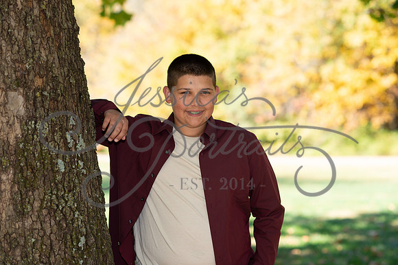 2024-10-26 Dipple Family and Sams Senior pics__JAE2527