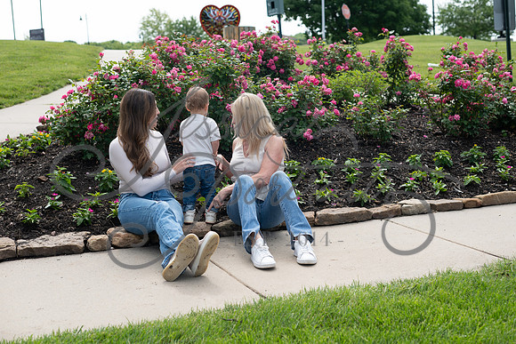2025-05-23 Wendy and Julie with Baby Max Garney park_Z63_5817
