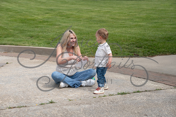 2025-05-23 Wendy and Julie with Baby Max Garney park_Z63_5704