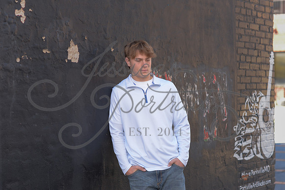 2024-11-01 Vinny Ross Senior pics Downtown Parkville__JAE3896