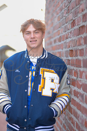 2024-11-01 Vinny Ross Senior pics Downtown Parkville__JAE3967
