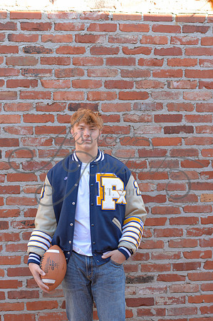 2024-11-01 Vinny Ross Senior pics Downtown Parkville__JAE3957
