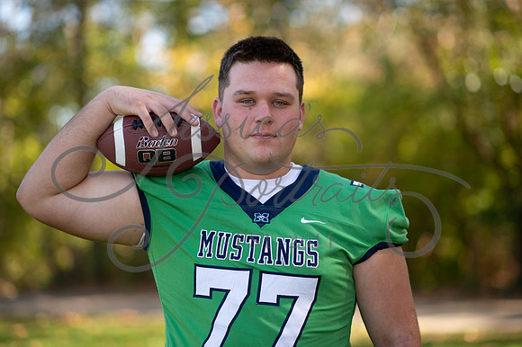 2024-10-26 Dipple Family and Sams Senior pics__JAE2979