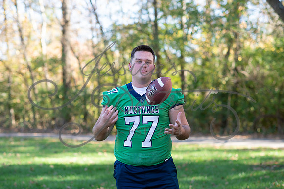 2024-10-26 Dipple Family and Sams Senior pics__JAE3009