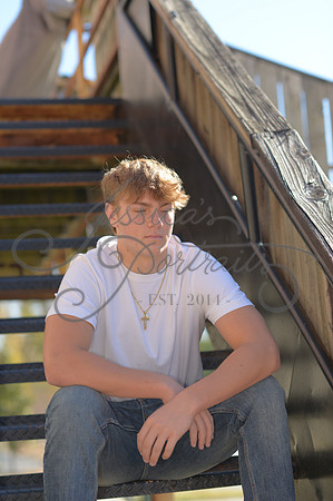 2024-11-01 Vinny Ross Senior pics Downtown Parkville__JAE4013