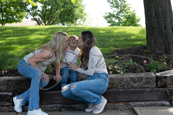 2025-05-23 Wendy and Julie with Baby Max Garney park_Z63_5847