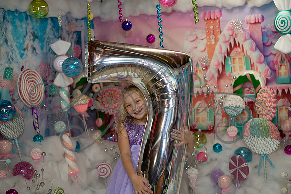 2024-11-23 Casey Britt Candy Wonderland_DSC_8887