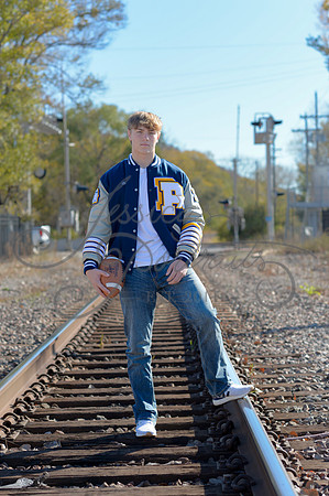 2024-11-01 Vinny Ross Senior pics Downtown Parkville__JAE3936