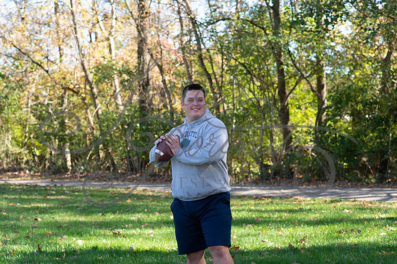2024-10-26 Dipple Family and Sams Senior pics__JAE2945