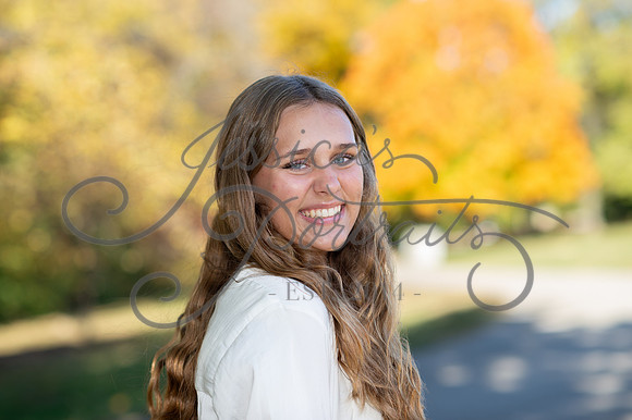 2024-10-26 Dipple Family and Sams Senior pics__JAE2572