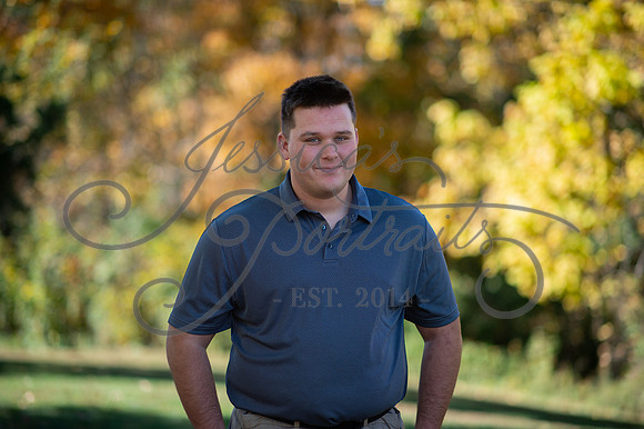 2024-10-26 Dipple Family and Sams Senior pics__JAE2333