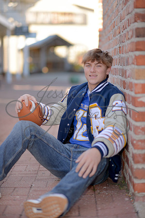 2024-11-01 Vinny Ross Senior pics Downtown Parkville__JAE3971