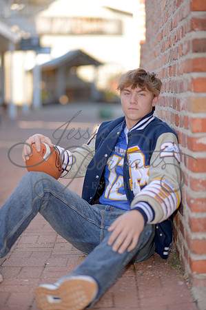 2024-11-01 Vinny Ross Senior pics Downtown Parkville__JAE3970