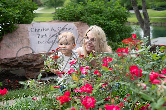 2025-05-23 Wendy and Julie with Baby Max Garney park_Z63_5745