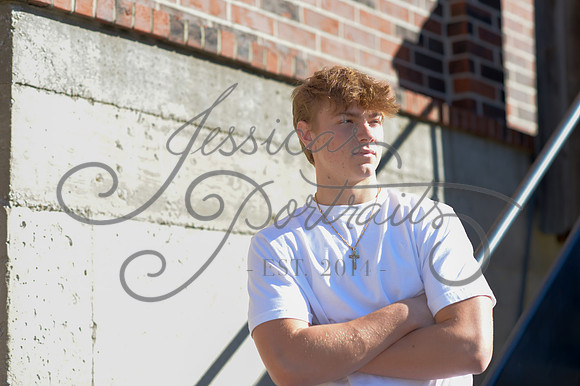 2024-11-01 Vinny Ross Senior pics Downtown Parkville__JAE3998