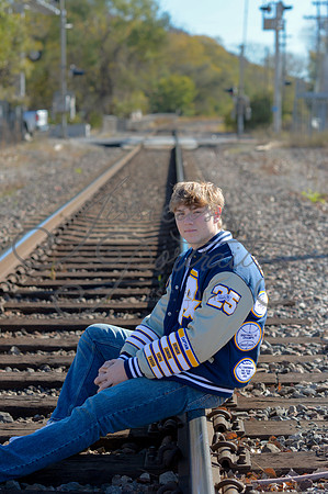 2024-11-01 Vinny Ross Senior pics Downtown Parkville__JAE3928