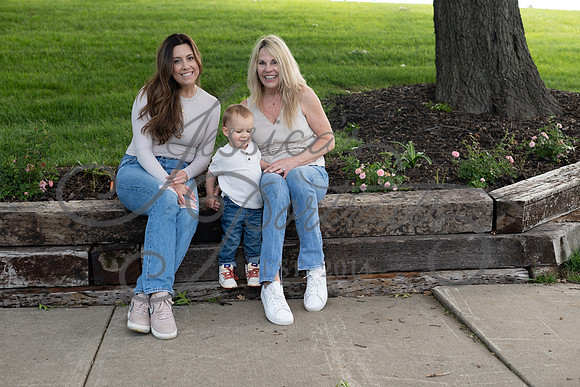 2025-05-23 Wendy and Julie with Baby Max Garney park_Z63_5838