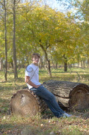2024-11-01 Vinny Ross Senior pics Downtown Parkville__JAE4020