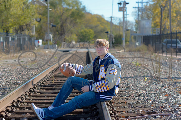 2024-11-01 Vinny Ross Senior pics Downtown Parkville__JAE3930
