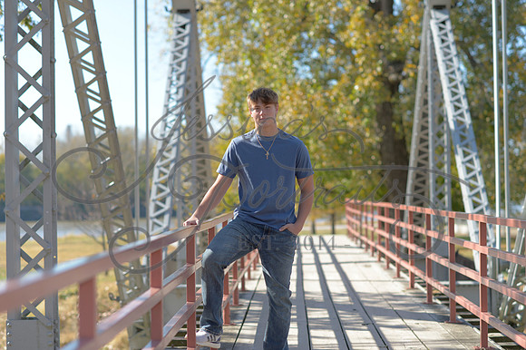 2024-11-01 Vinny Ross Senior pics Downtown Parkville__JAE4058