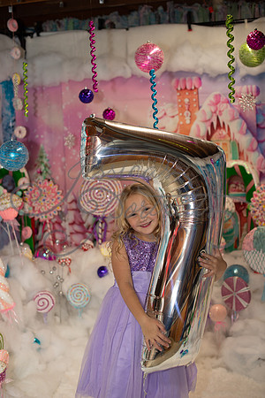 2024-11-23 Casey Britt Candy Wonderland_DSC_8883