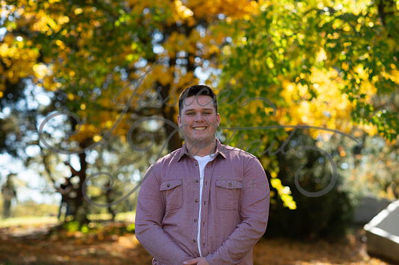2024-10-26 Dipple Family and Sams Senior pics__JAE2369