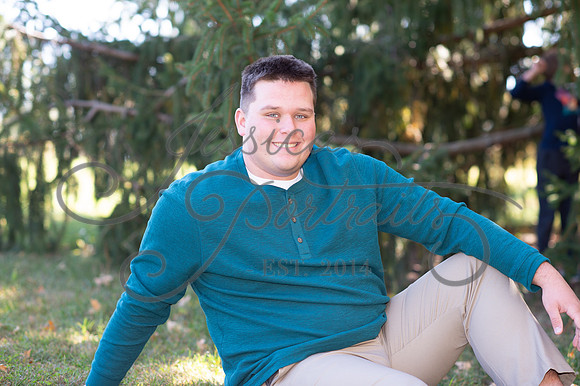2024-10-26 Dipple Family and Sams Senior pics__JAE2394