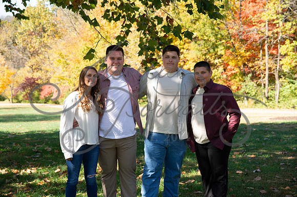 2024-10-26 Dipple Family and Sams Senior pics__JAE2462