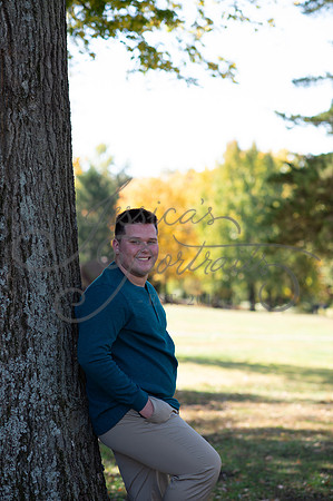 2024-10-26 Dipple Family and Sams Senior pics__JAE2362