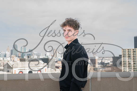 2025-02-01 Stephanie Butler Zayden's Senior Pics Downtown KC_Z63_0820