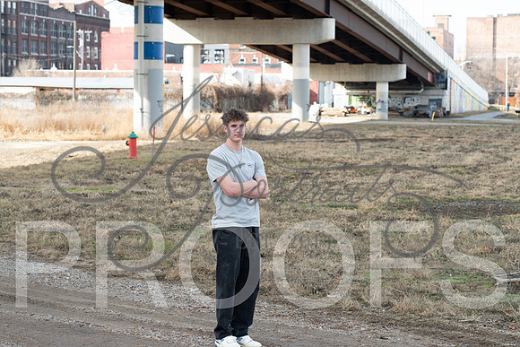 2025-02-01 Stephanie Butler Zayden's Senior Pics Downtown KC_Z63_0743