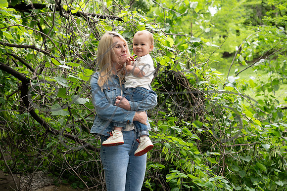 2025-05-23 Wendy and Julie with Baby Max Garney park_Z63_5616
