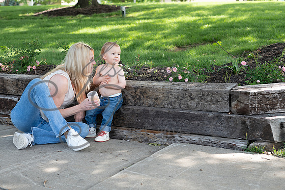 2025-05-23 Wendy and Julie with Baby Max Garney park_Z63_5912
