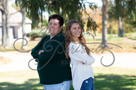 2024-10-26 Dipple Family and Sams Senior pics__JAE2651