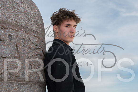 2025-02-01 Stephanie Butler Zayden's Senior Pics Downtown KC_Z63_0832