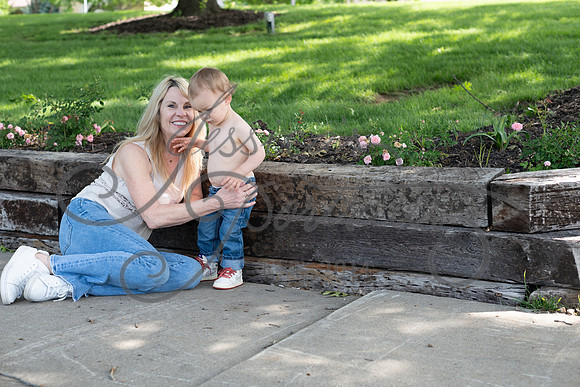 2025-05-23 Wendy and Julie with Baby Max Garney park_Z63_5935