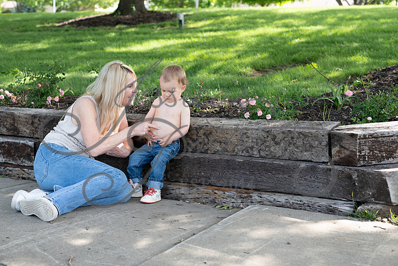 2025-05-23 Wendy and Julie with Baby Max Garney park_Z63_5925