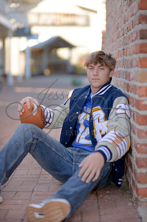 2024-11-01 Vinny Ross Senior pics Downtown Parkville__JAE3972