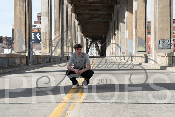 2025-02-01 Stephanie Butler Zayden's Senior Pics Downtown KC_Z63_0768