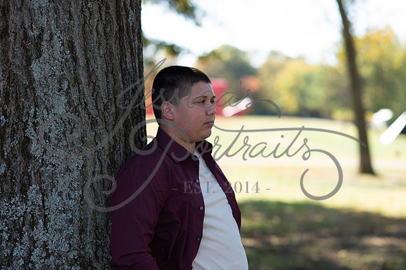 2024-10-26 Dipple Family and Sams Senior pics__JAE2357