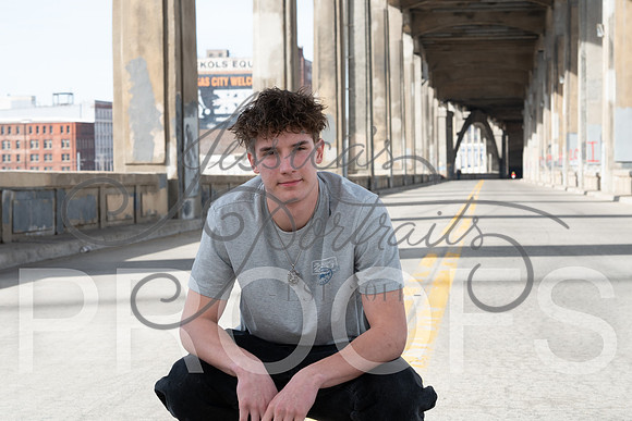 2025-02-01 Stephanie Butler Zayden's Senior Pics Downtown KC_Z63_0775