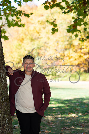 2024-10-26 Dipple Family and Sams Senior pics__JAE2523