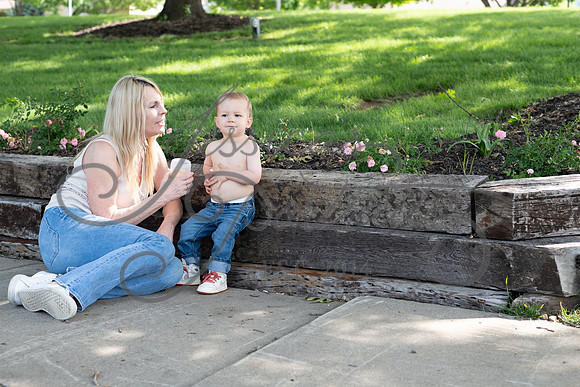 2025-05-23 Wendy and Julie with Baby Max Garney park_Z63_5913