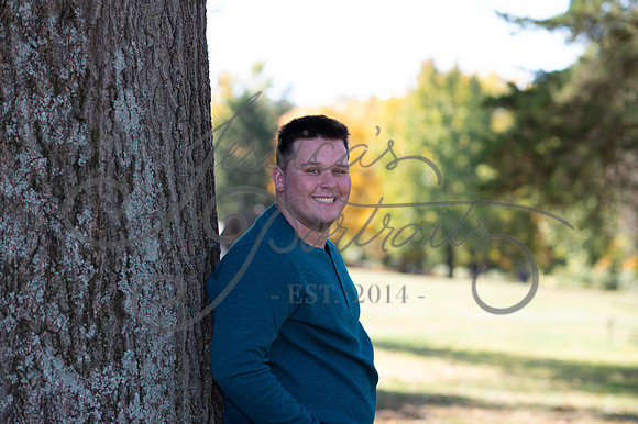 2024-10-26 Dipple Family and Sams Senior pics__JAE2361